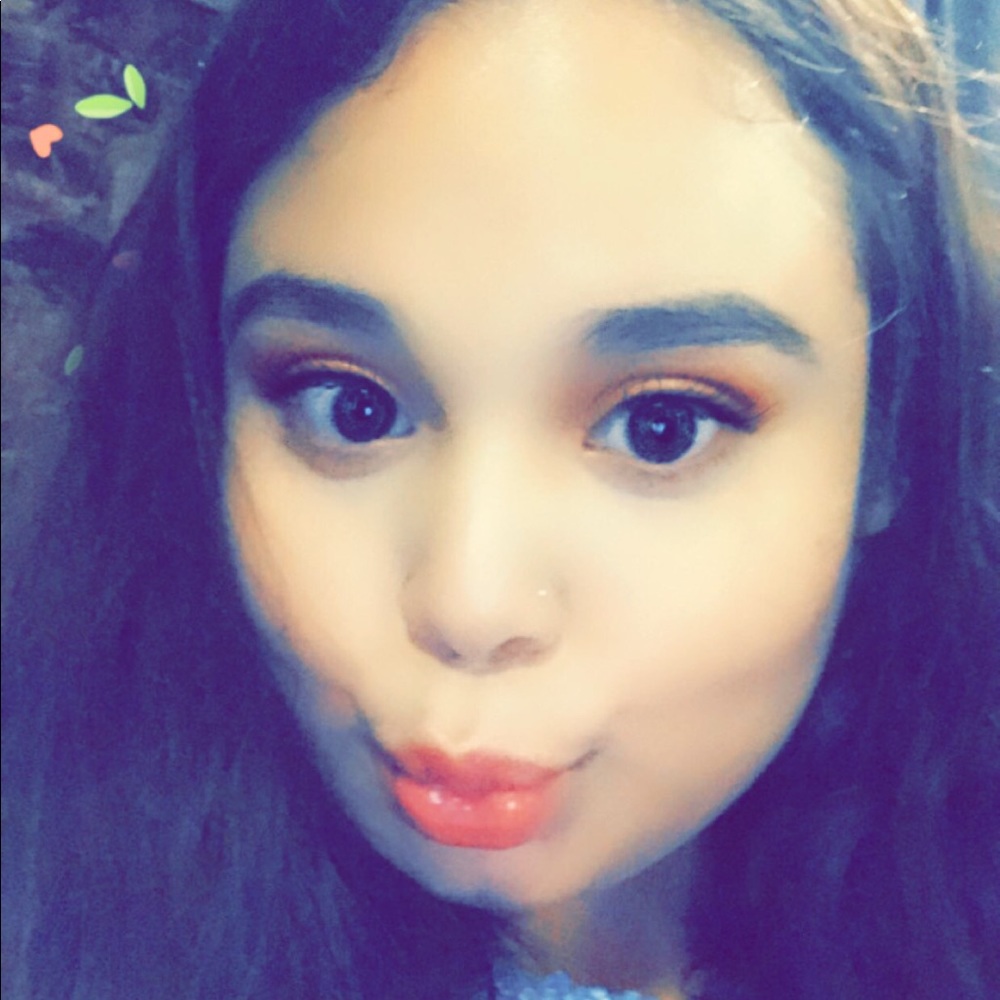 Meet your Posher, Esmeralda